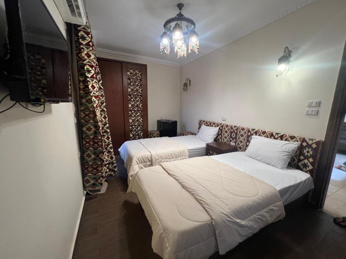 Bedouin Pyramids Guest House Kafret el-Gabal Extérieur photo